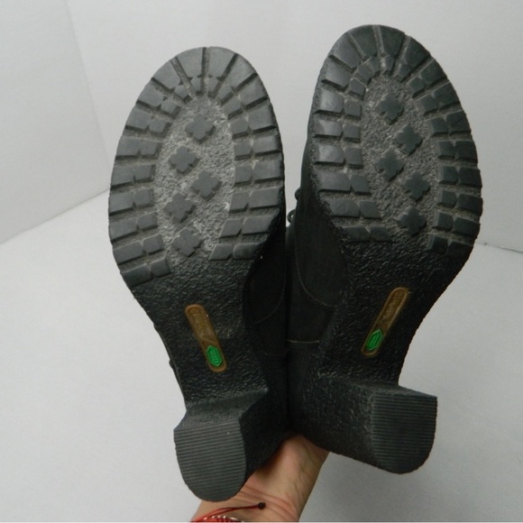 Timberland Earthkeepers Leather Black 3.5in heel bootie boots size 7W - Picture 11 of 13